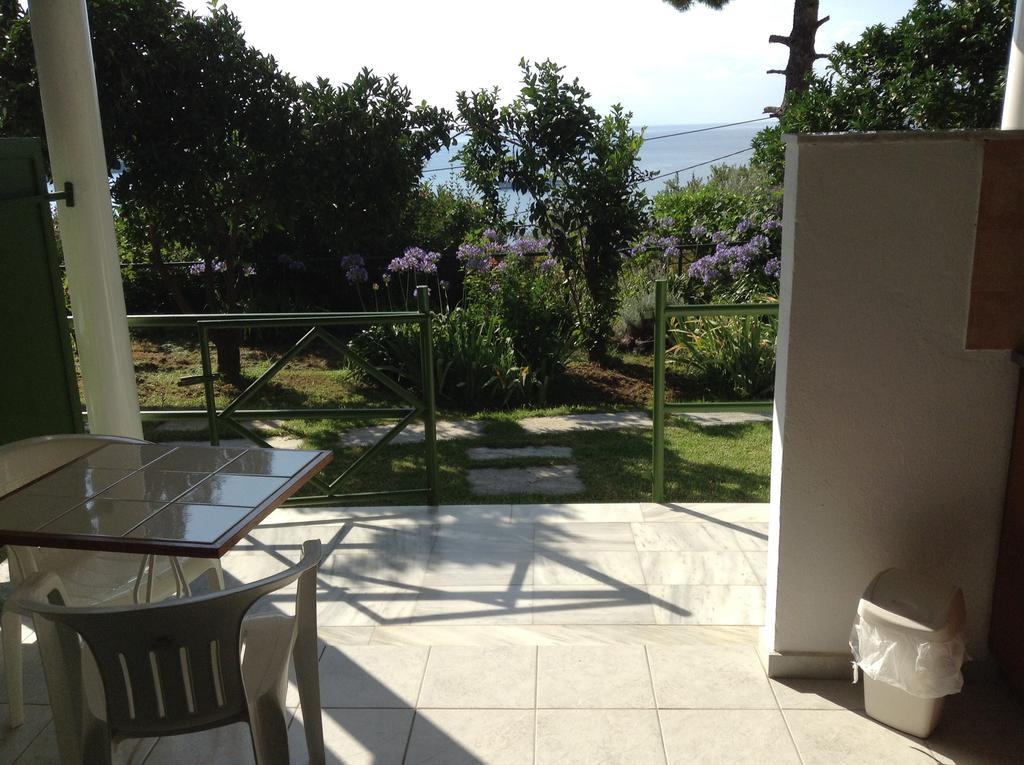 Villa Yiannis (Adults Only) Megali Ammos  Pokoj fotografie